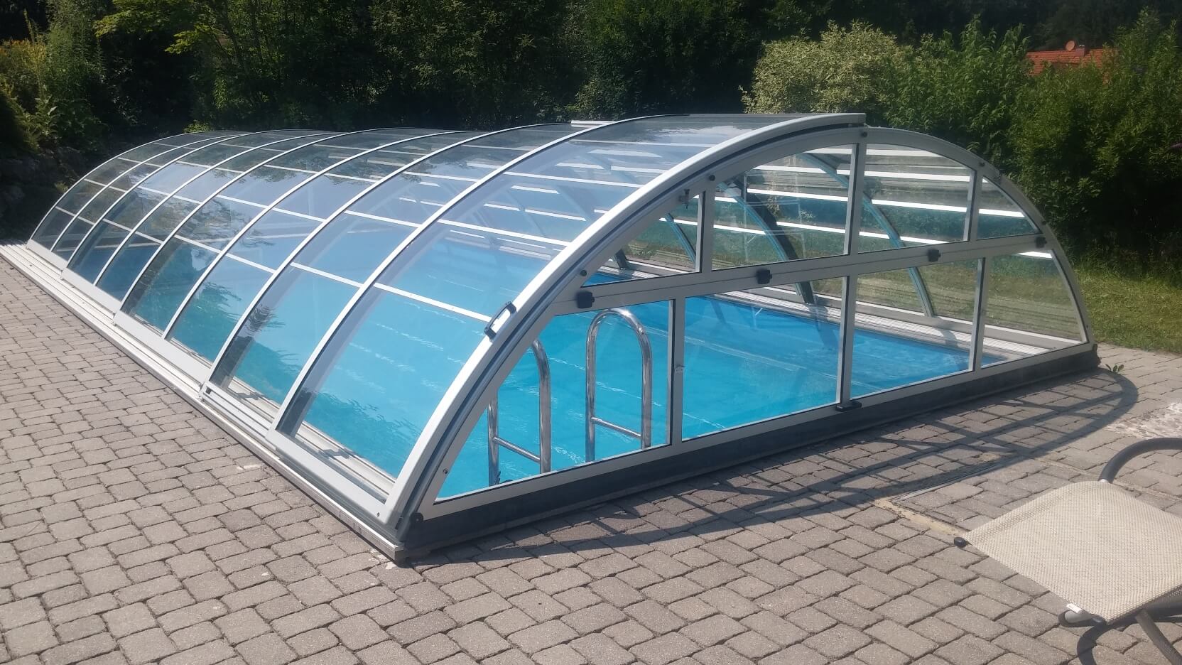 kalifornia-medencefedes-05